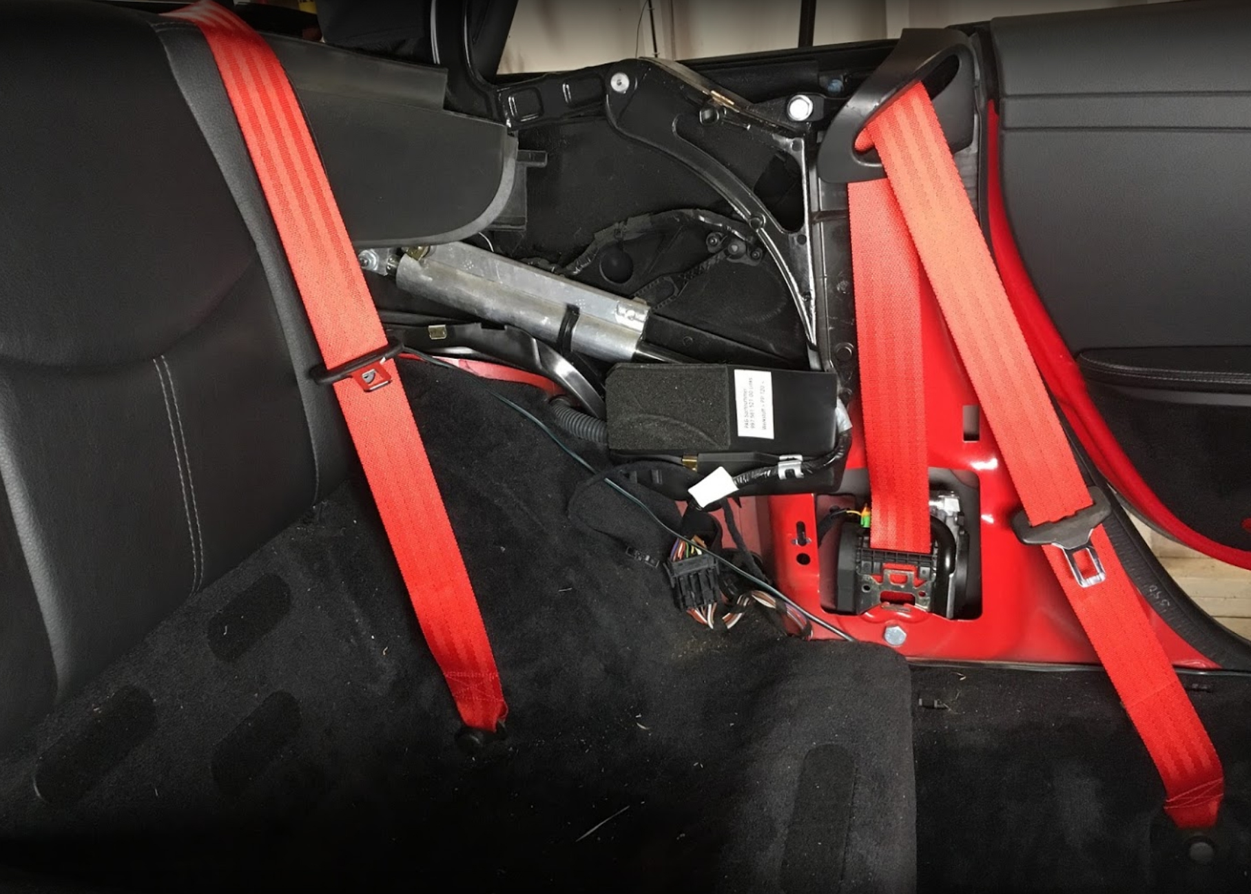 Brz red seat discount belts